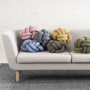 Knot cushion